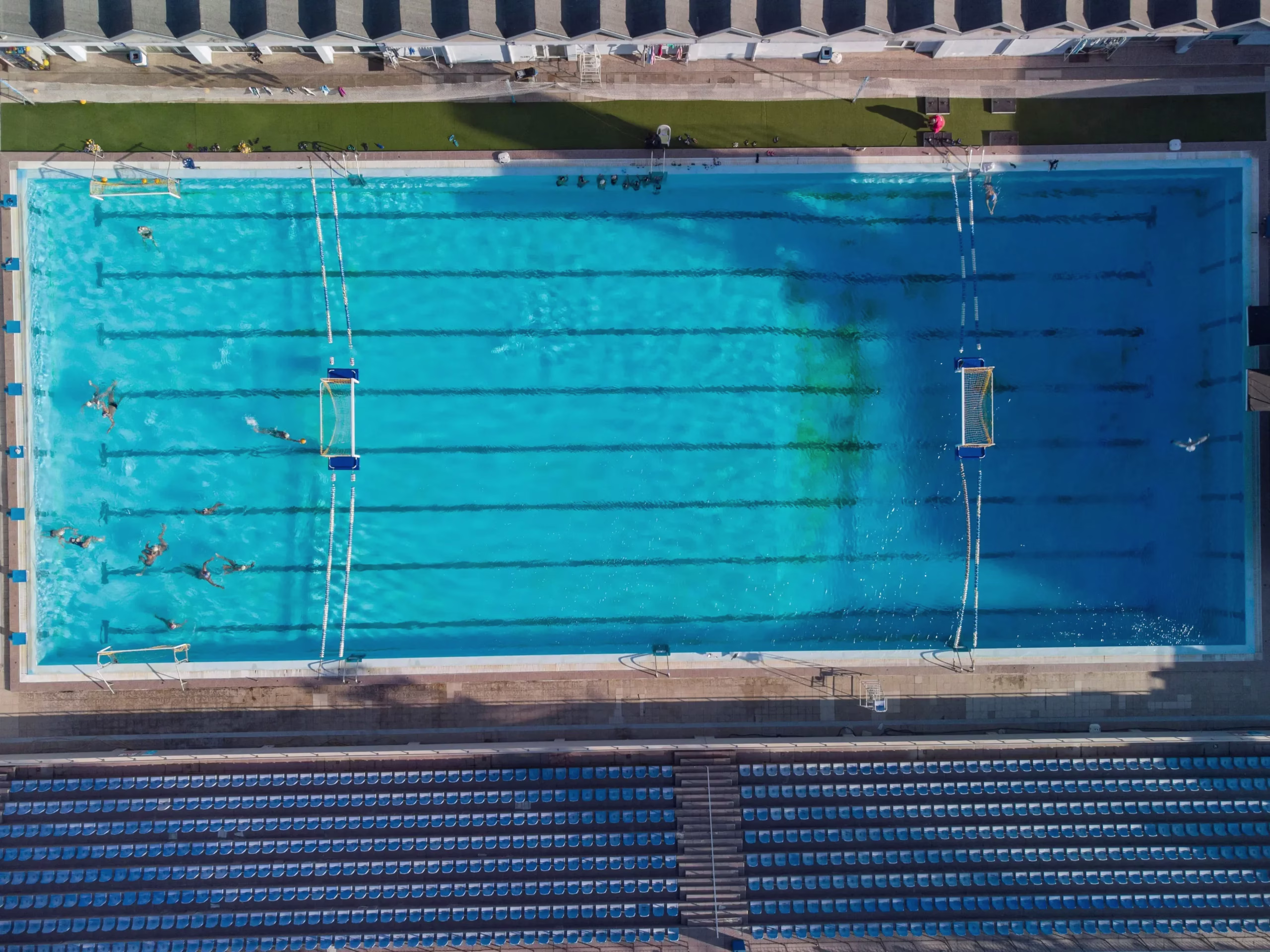Riscaldamento-piscine-solare-scaled.webp - Energetic Efficiency
